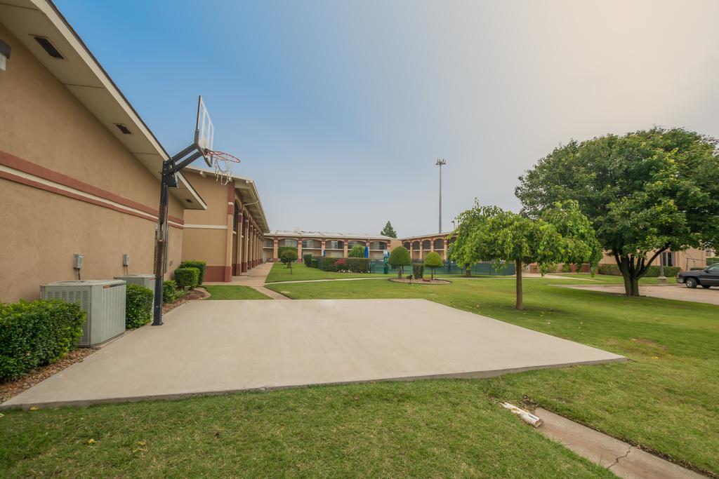 Howard Johnson By Wyndham Oklahoma City Okc Airport, Fairgrounds, I40 Exterior foto