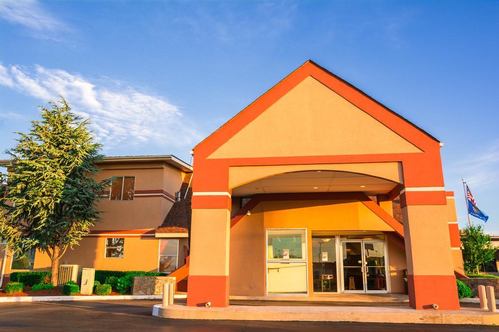 Howard Johnson By Wyndham Oklahoma City Okc Airport, Fairgrounds, I40 Exterior foto