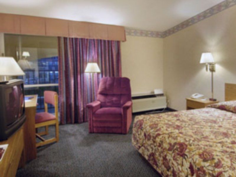 Howard Johnson By Wyndham Oklahoma City Okc Airport, Fairgrounds, I40 Exterior foto